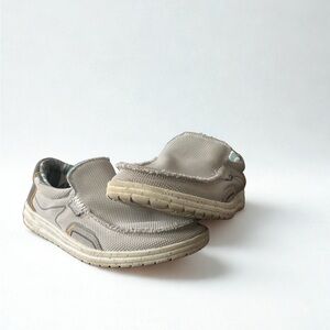 Hey Dude Mikka-style slip-on loafer in gray canvas big kids size 6